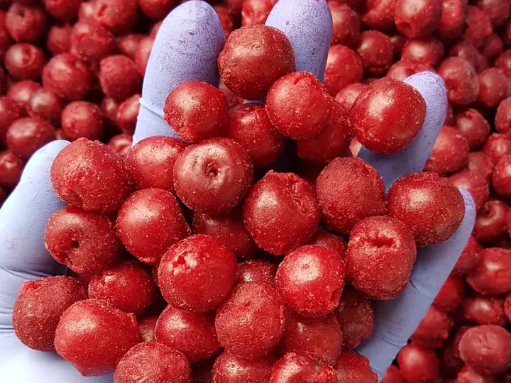 Frozen sour cherries